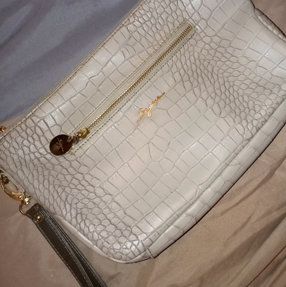 Segue Gray Reptile Print Lrg Wristlet/Clutch - Picture 1 of 7